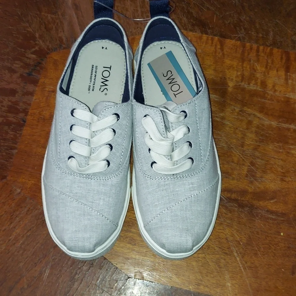 Toms